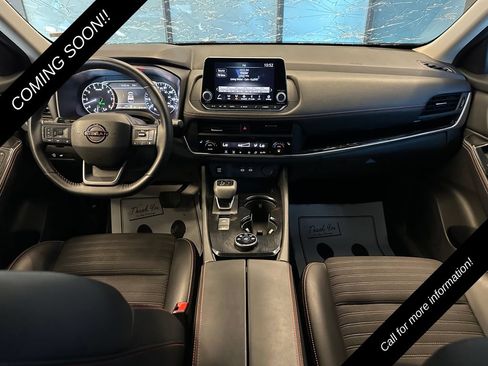 Used 2025 Nissan Rogue SV AWD/4WD image 9