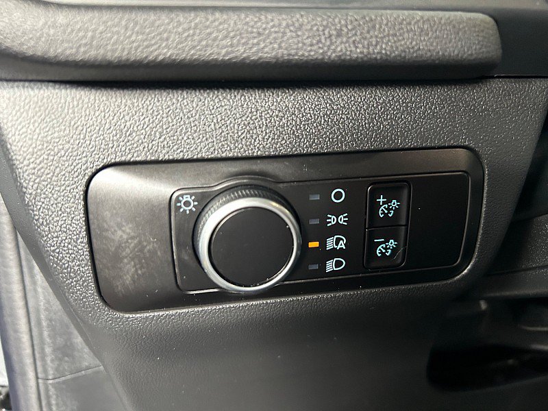 Used 2025 Ford Escape ST-Line AWD/4WD image 28