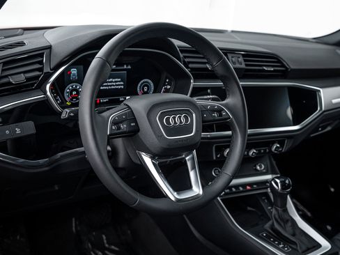 Used 2025 Audi Q3 2.0T Premium Plus w/ Premium Plus Package AWD/4WD image 9