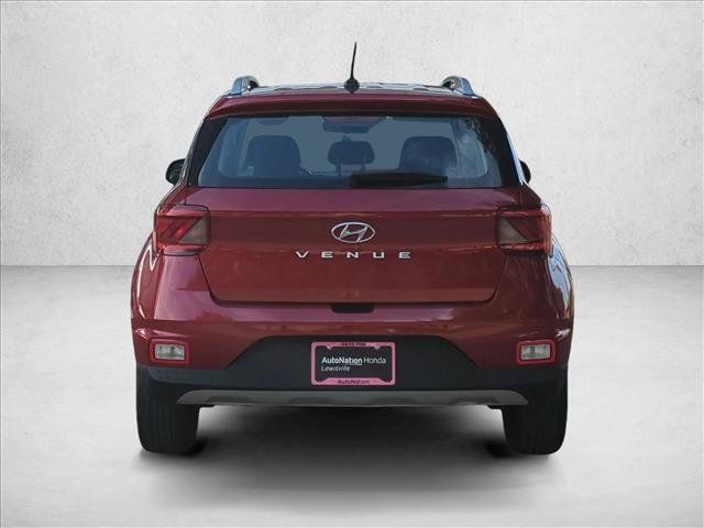 Used 2024 Hyundai Venue SEL FWD image 7