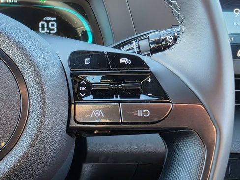 Certified 2025 Hyundai Elantra Sport image 22