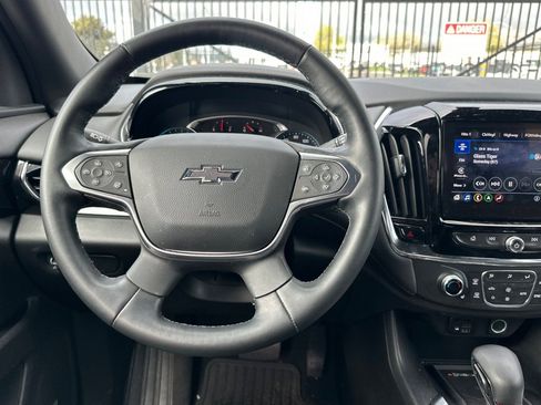 Certified 2023 Chevrolet Traverse RS image 16