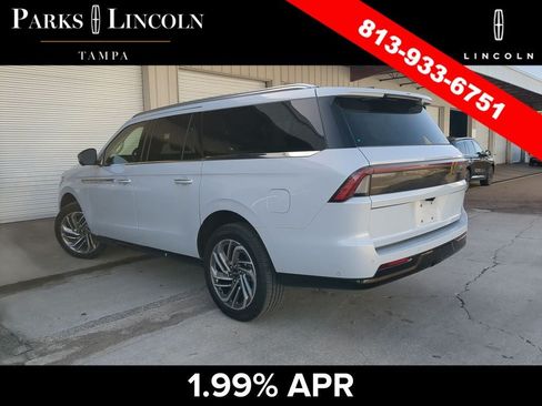 Used 2025 Lincoln Navigator L Reserve AWD/4WD image 6