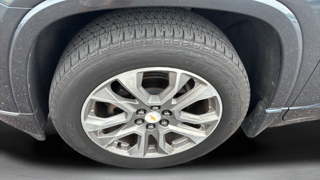 Used 2018 Chevrolet Traverse Premier w/ Driver Confidence II Package FWD image 9