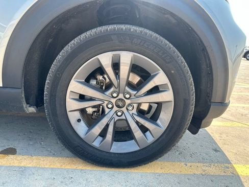 Used 2023 Ford Explorer XLT w/ Equipment Group 202A AWD/4WD image 33