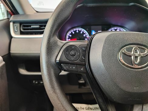 Used 2020 Toyota RAV4 LE w/ Carpet Mat Package FWD image 17