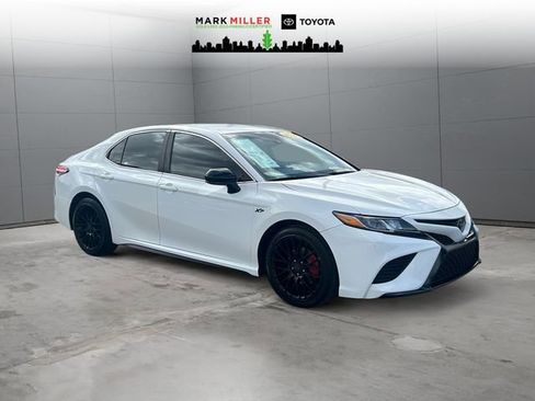 Certified 2020 Toyota Camry SE image 7