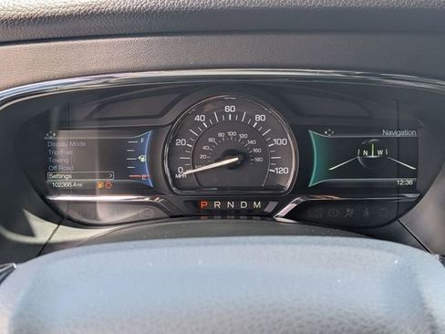 Used 2017 Lincoln Navigator Select AWD/4WD image 18
