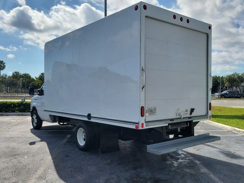 Used 2023 Ford E-350 and Econoline 350 Super Duty w/ Power Windows & Locks Group image 3