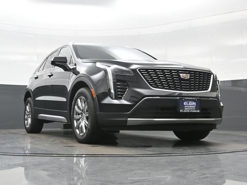 Used 2020 Cadillac XT4 Premium Luxury w/ Technology Package AWD/4WD image 32