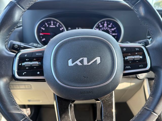 Used 2023 Kia Carnival LX FWD image 15