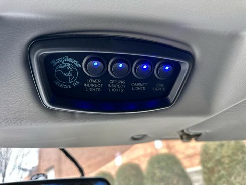 Used 2023 GMC Savana 2500 image 42