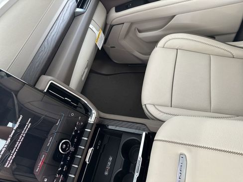 New 2026 GMC Yukon XL Denali w/ Denali Reserve Package AWD/4WD image 25