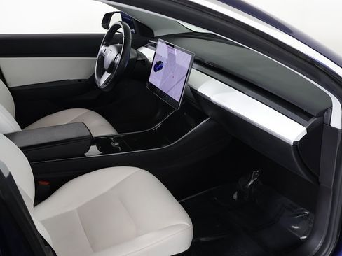 Used 2019 Tesla Model 3 Standard Range Plus image 28