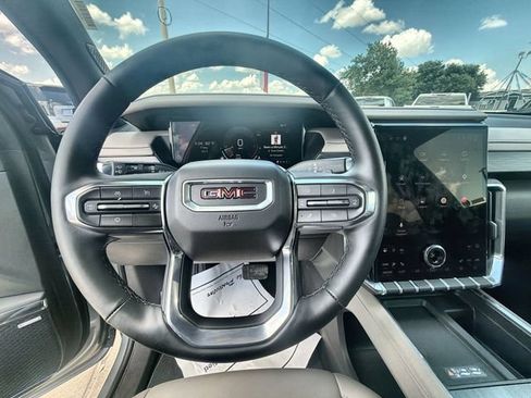 Certified 2026 GMC Acadia Elevation w/ Elevation Premium Package FWD image 11