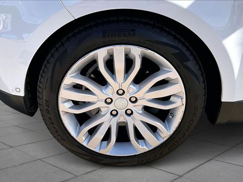 Used 2017 Land Rover Range Rover Sport HSE image 10