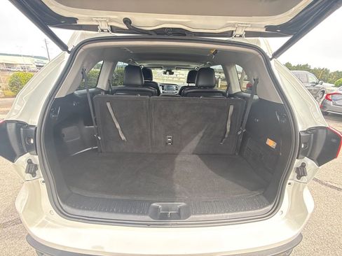 Used 2018 Toyota Highlander SE AWD/4WD image 14