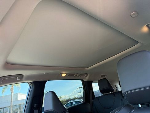 Used 2025 INFINITI QX60 Pure image 16