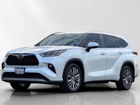 Used 2020 Toyota Highlander Platinum image 8