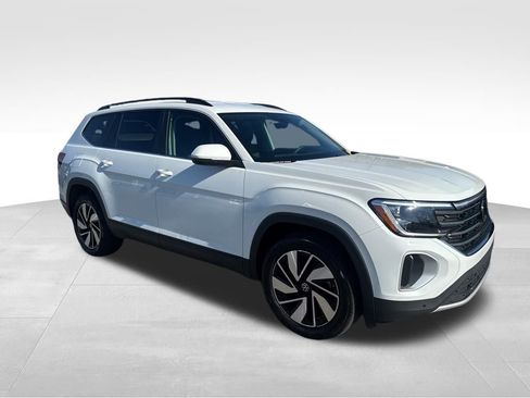 Used 2025 Volkswagen Atlas SE image 7