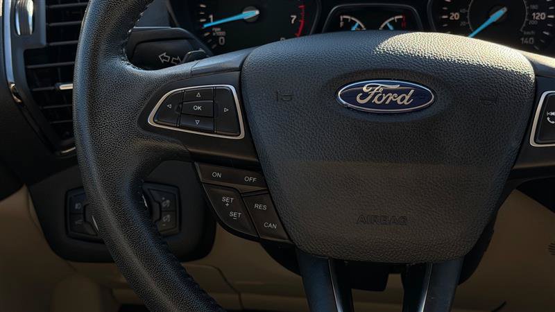 Used 2017 Ford Escape Titanium AWD/4WD image 31