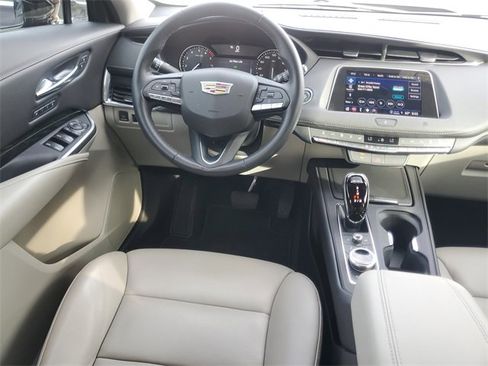 Certified 2021 Cadillac XT4 Premium Luxury image 16
