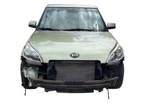 Used 2013 Kia Soul ! w/ Premium Pkg FWD image 9