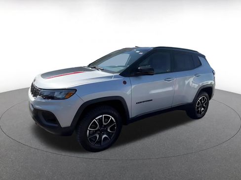 Used 2025 Jeep Compass Trailhawk AWD/4WD image 8
