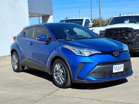 Used 2022 Toyota C-HR XLE image 30