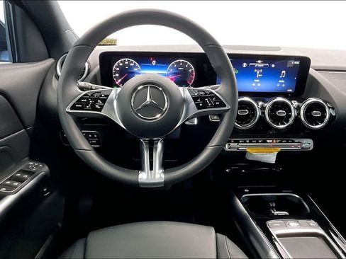 Used 2026 Mercedes-Benz GLA 250 4MATIC image 5