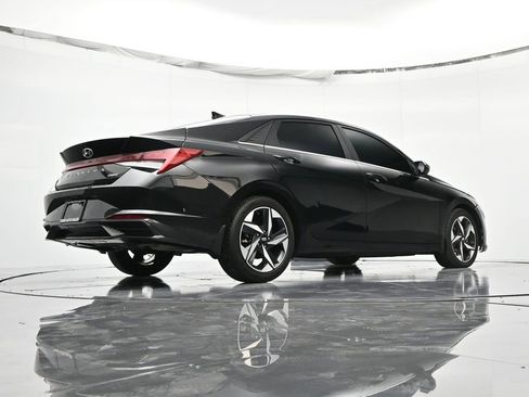 Used 2023 Hyundai Elantra Limited image 40