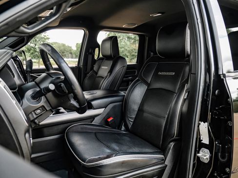 Used 2022 RAM 3500 Laramie w/ Night Edition image 40