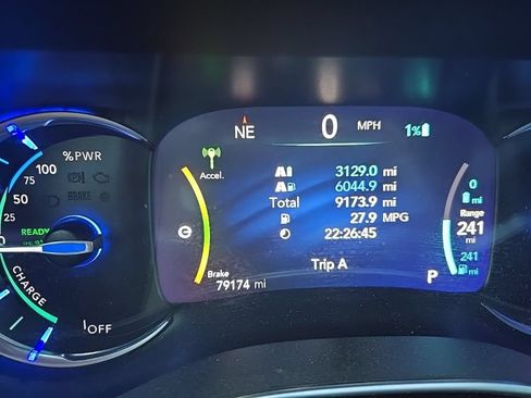 Used 2020 Chrysler Pacifica Limited FWD image 12