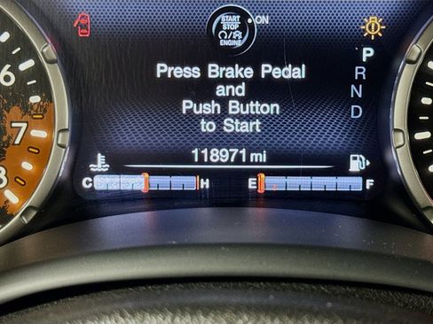 Used 2016 Jeep Renegade Trailhawk w/ Premium Trailhawk Package image 13