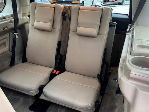 Used 2016 Land Rover LR4 HSE image 10