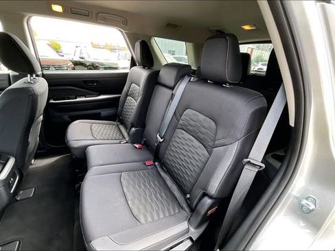 Certified 2025 Nissan Pathfinder S image 19