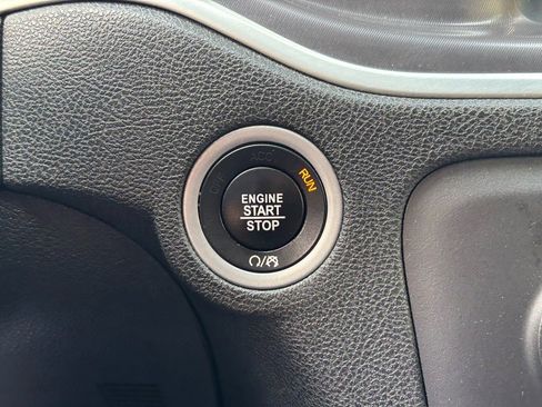 Used 2022 Dodge Charger SXT w/ Leather Interior Group image 15