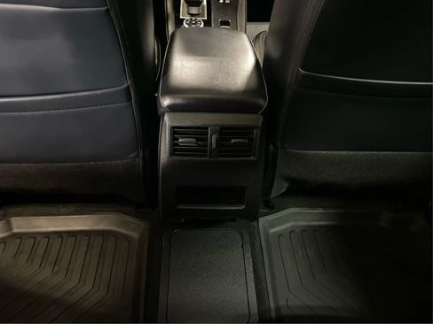 Used 2023 Mitsubishi Outlander SE image 25