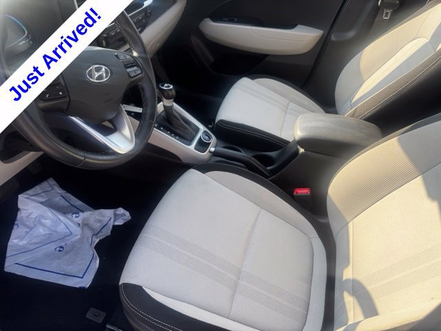 Used 2025 Hyundai Venue SEL FWD image 10