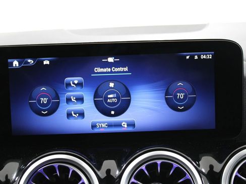 Used 2025 Mercedes-Benz GLA 250 image 27