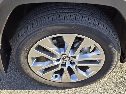 Used 2024 Toyota RAV4 XLE Premium image 17