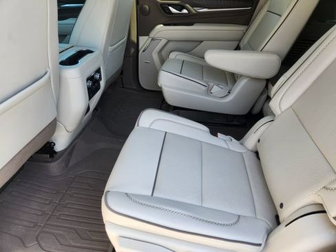 Used 2024 GMC Yukon Denali AWD/4WD image 32
