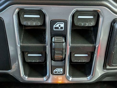 Used 2022 Jeep Gladiator Sport AWD/4WD image 23