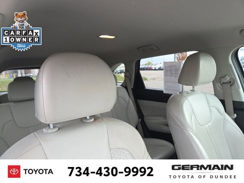 Used 2023 Kia Sorento EX image 21