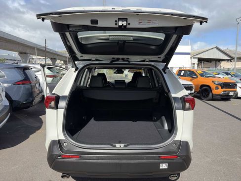 Used 2022 Toyota RAV4 XLE Premium FWD image 20
