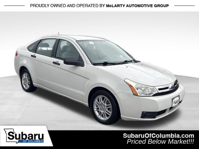 Used 2010 Ford Focus SE FWD image 1