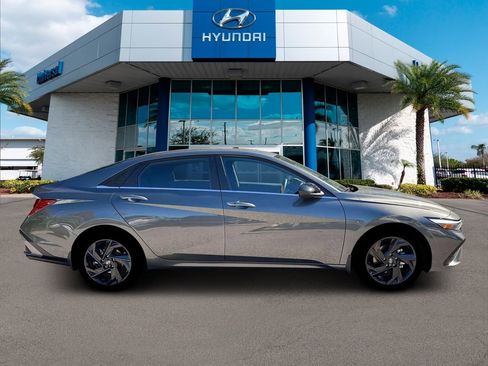 New 2026 Hyundai Elantra SEL Sport Premium FWD image 10