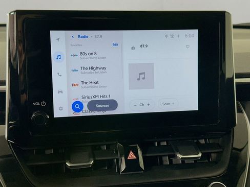 Used 2025 Toyota Corolla Cross XLE image 15