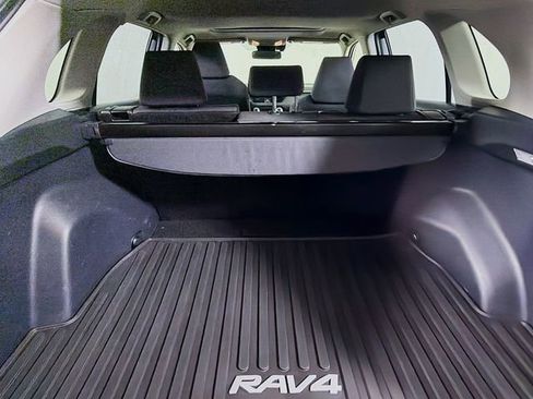 Used 2020 Toyota RAV4 XLE w/ Convenience Package AWD/4WD image 32