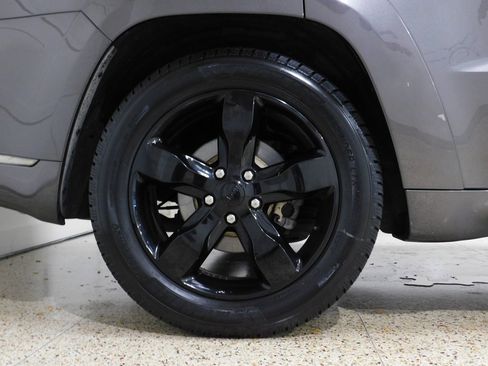 Used 2016 Jeep Grand Cherokee Overland w/ Advanced Technology Group image 98